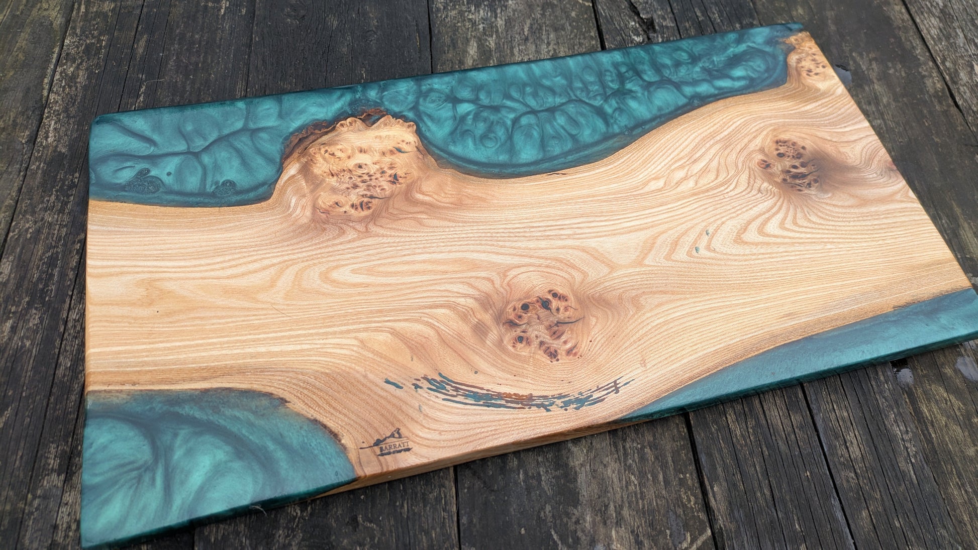British Elm and dark green resin board