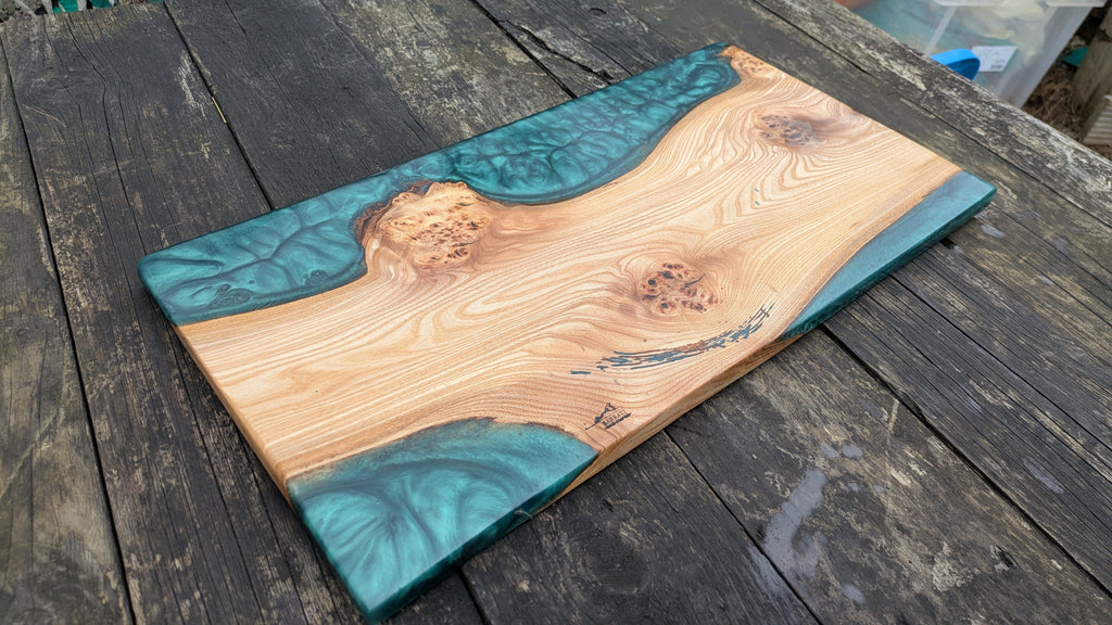 British Elm and dark green resin board