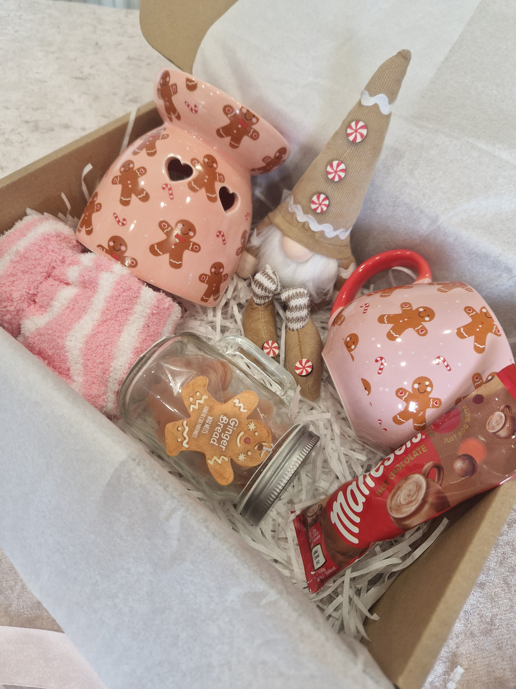 Gingerbread Wax Melt Gift Box with Hot Chocolate and Cosy Socks