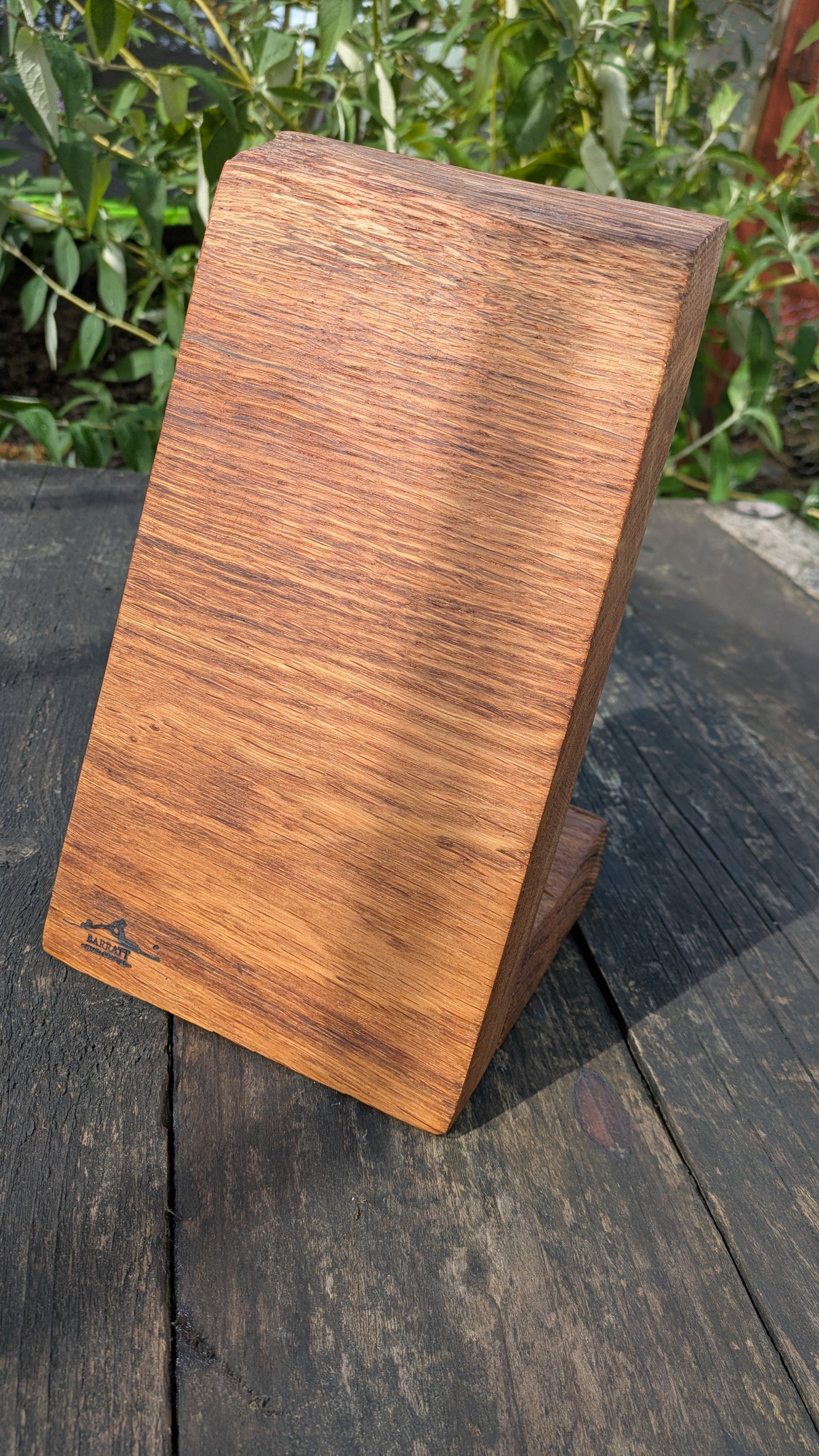 Magnetic oak knife stand