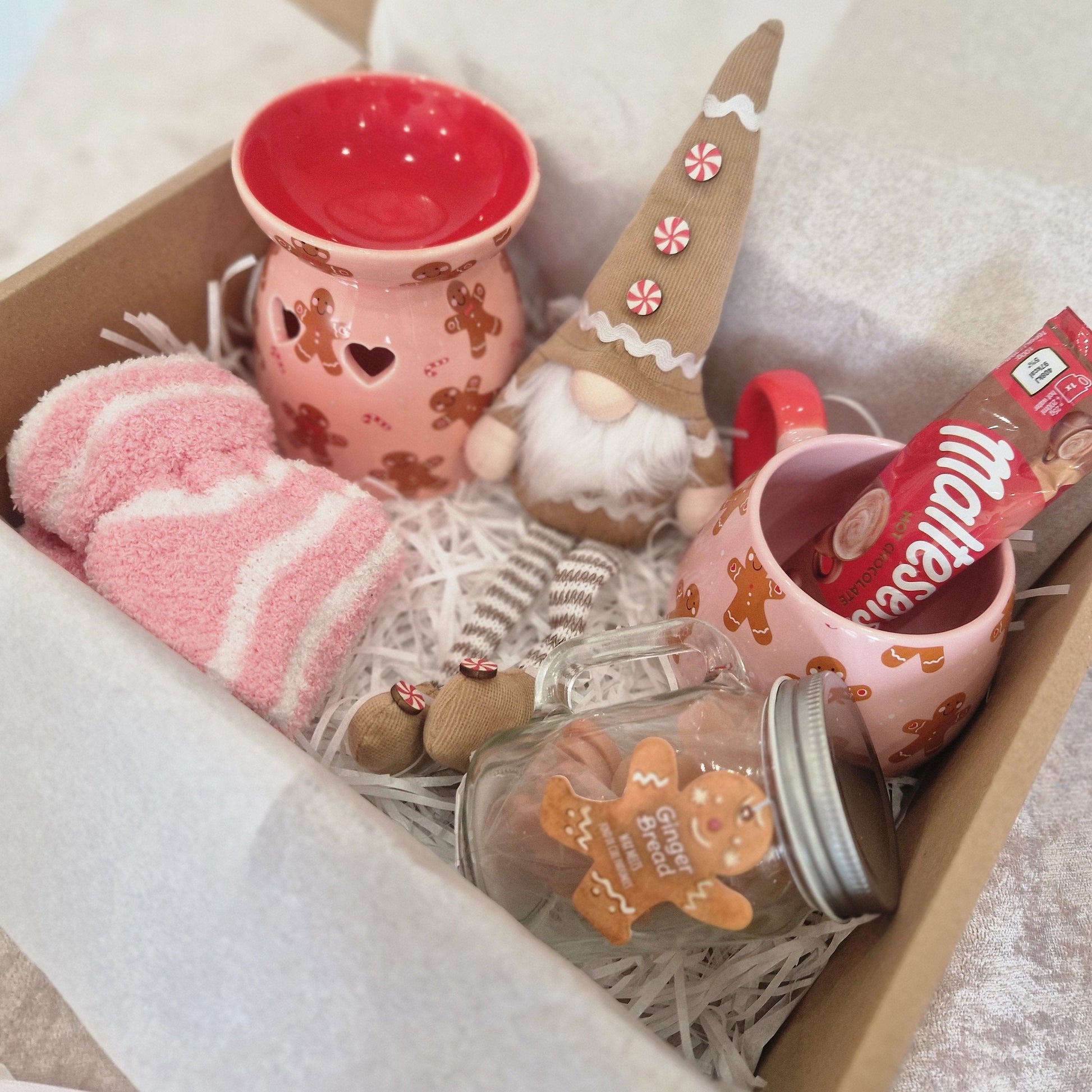 Gingerbread Wax Melt Gift Box with Hot Chocolate and Cosy Socks