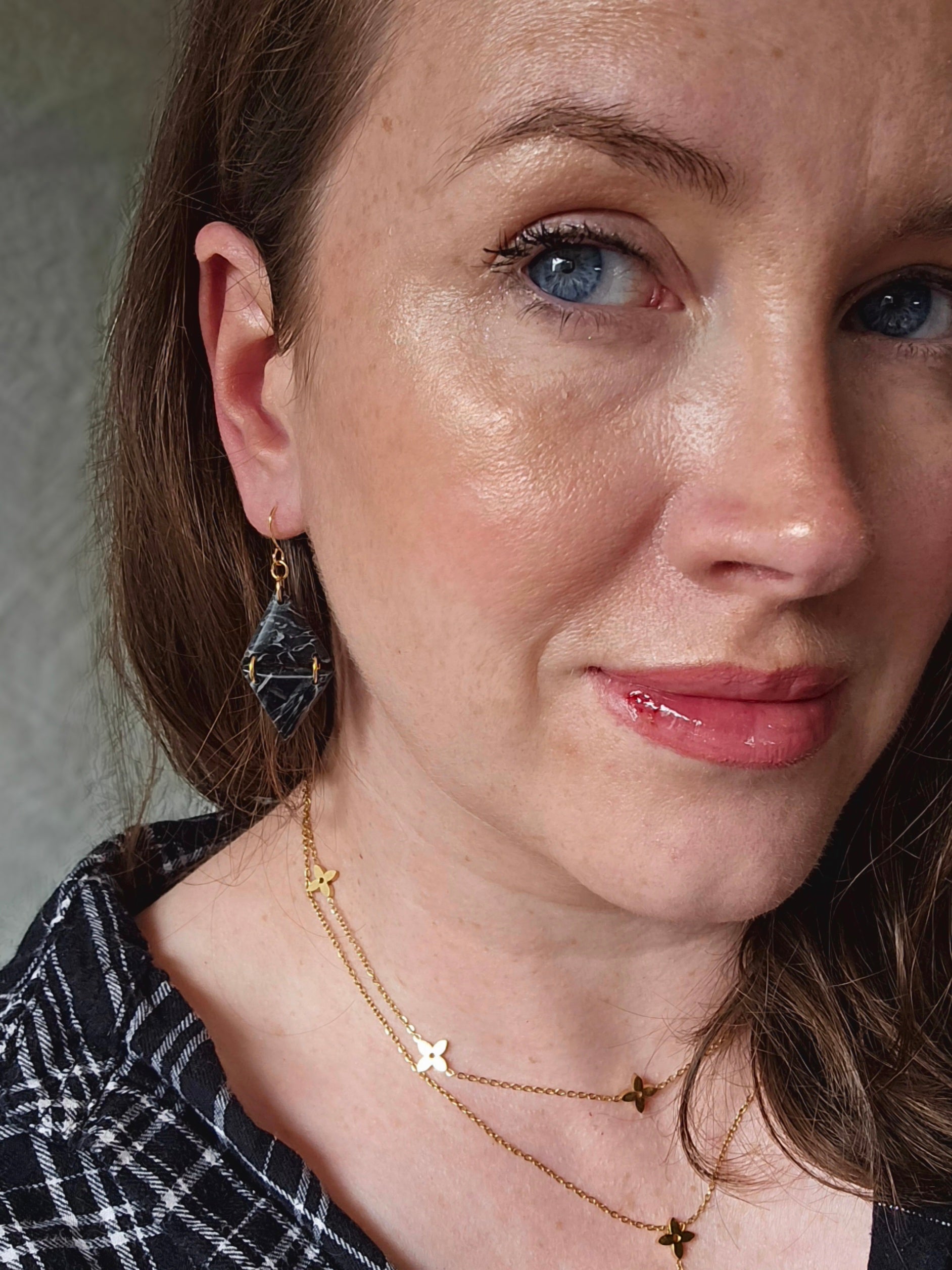 Clara Black marble Earrings