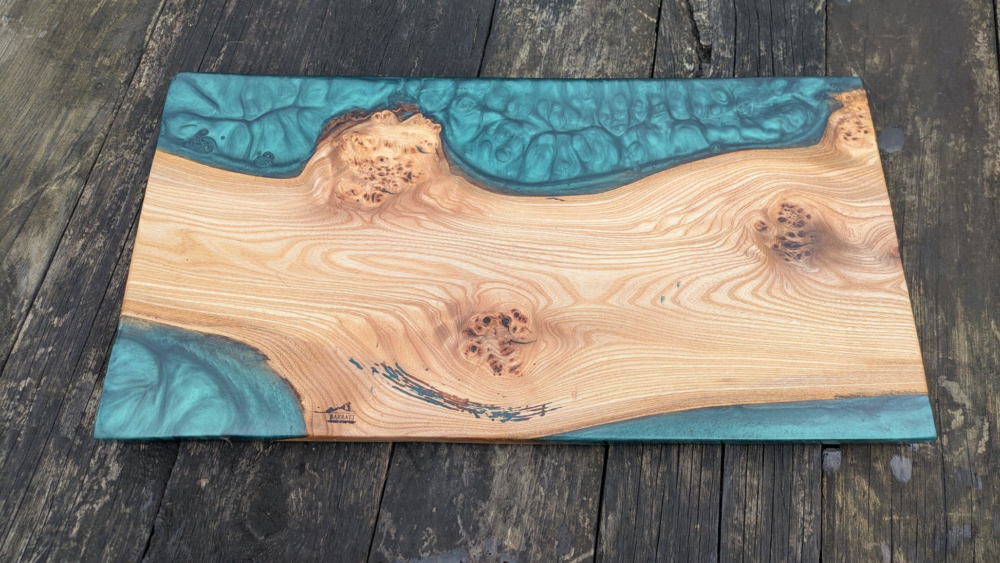 British Elm and dark green resin board