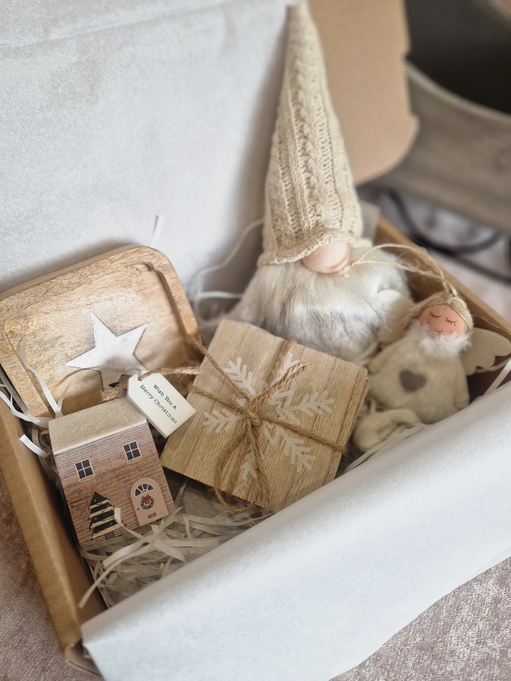Cosy Cream Decor Gift Box