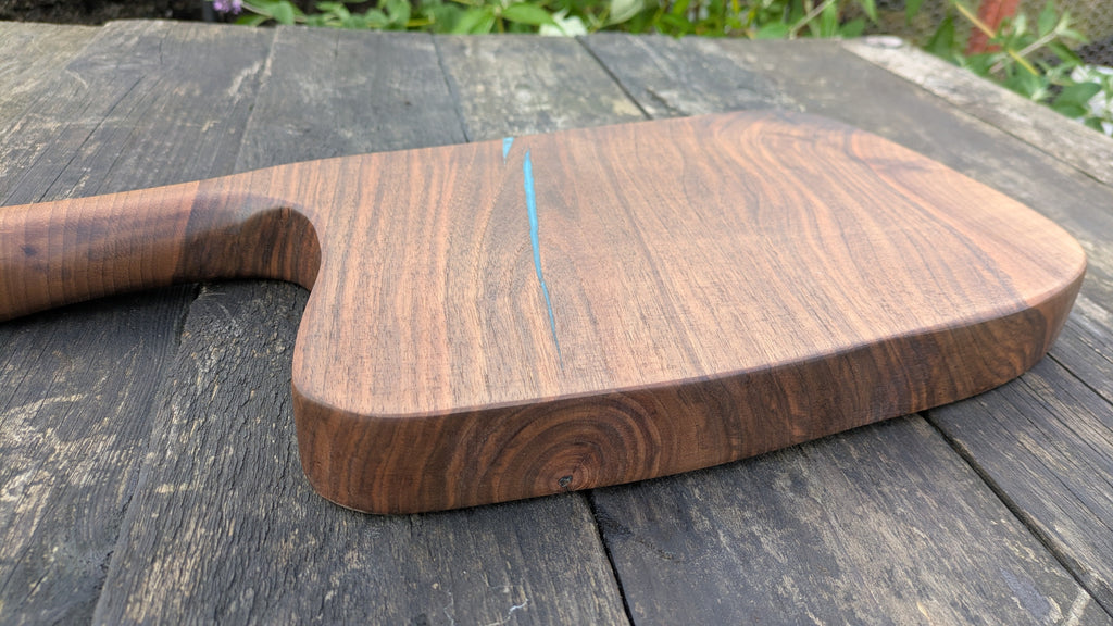 Walnut tomahawk board