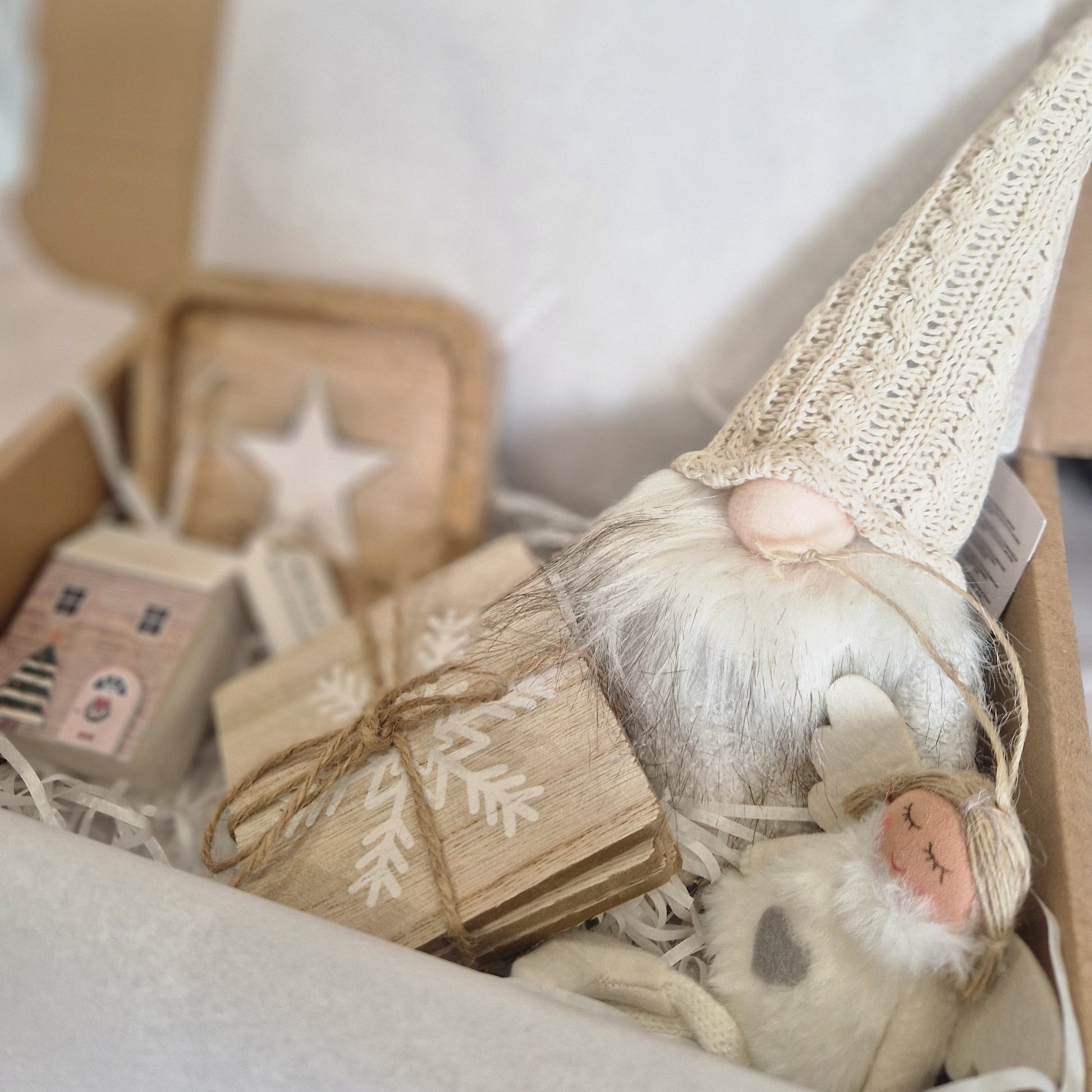 Cosy Cream Decor Gift Box