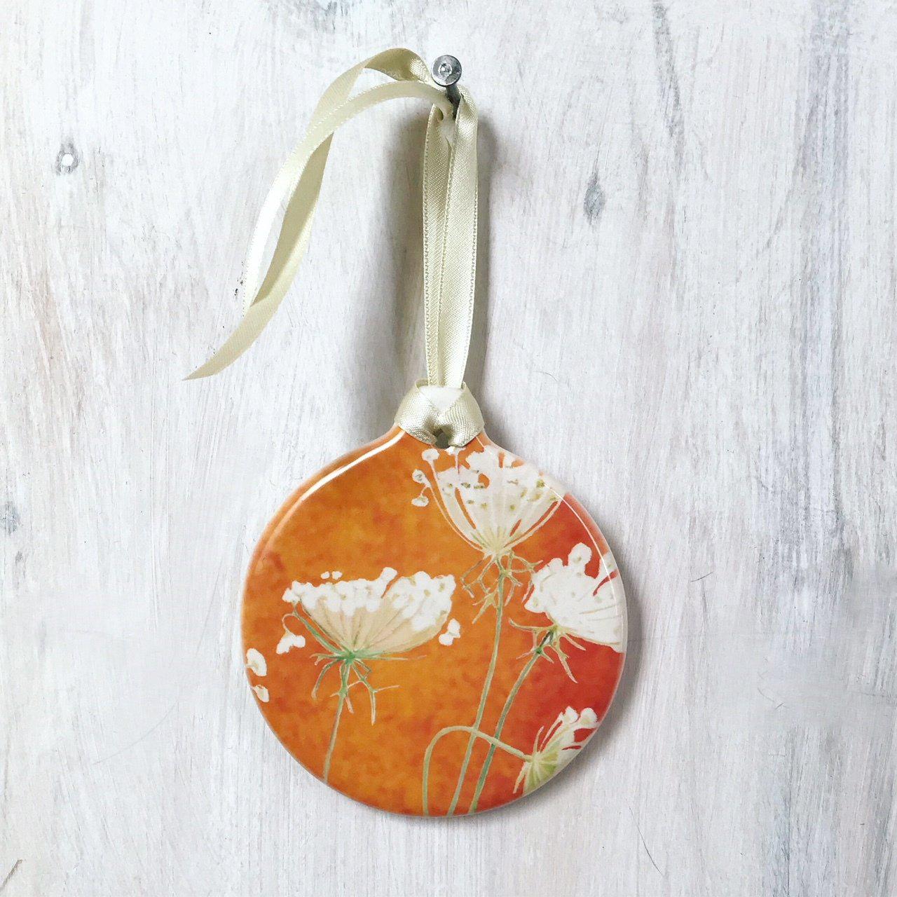 Queen Anne's Lace Porcelain Room Ornament in Rusty Orange