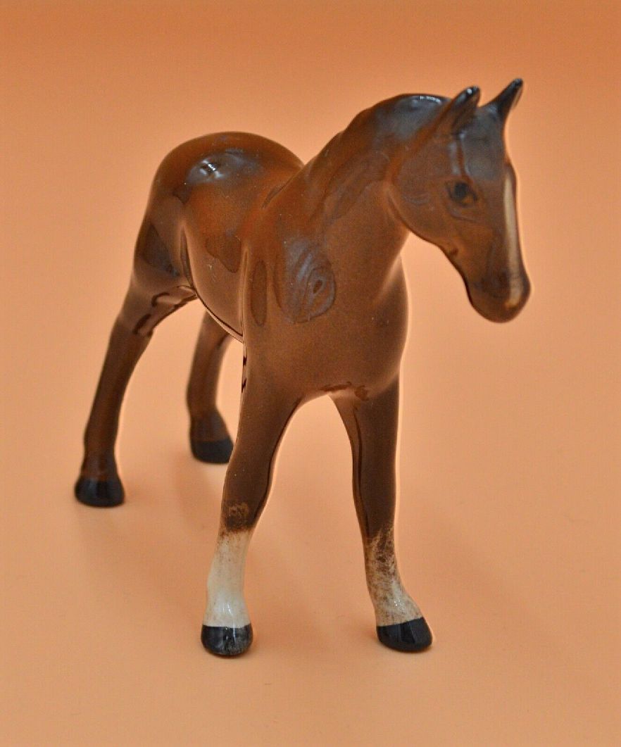 Beswick Horses JBH 30 and 915 - Standing Foal & Sitting Horse |