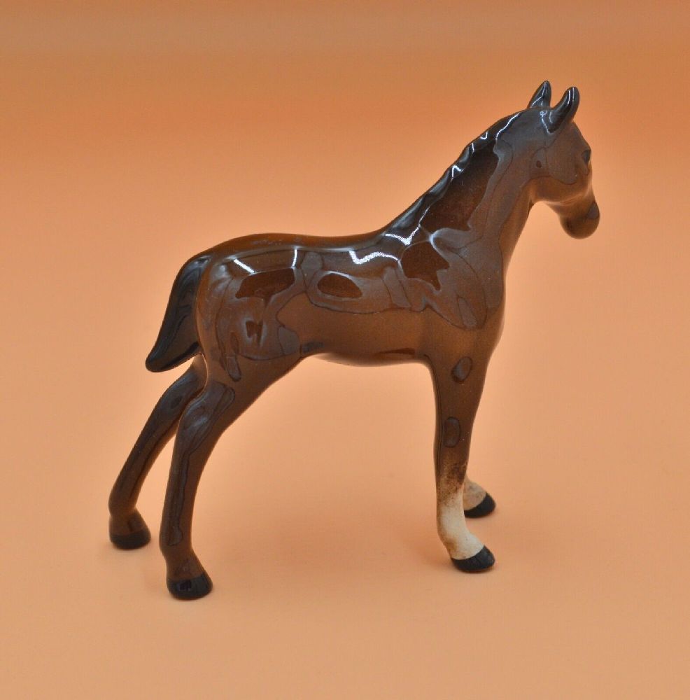 Beswick Horses JBH 30 and 915 - Standing Foal & Sitting Horse |