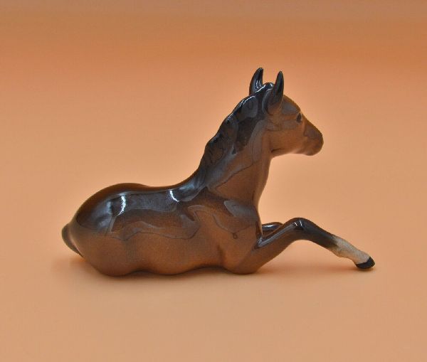 Beswick Horses JBH 30 and 915 - Standing Foal & Sitting Horse |