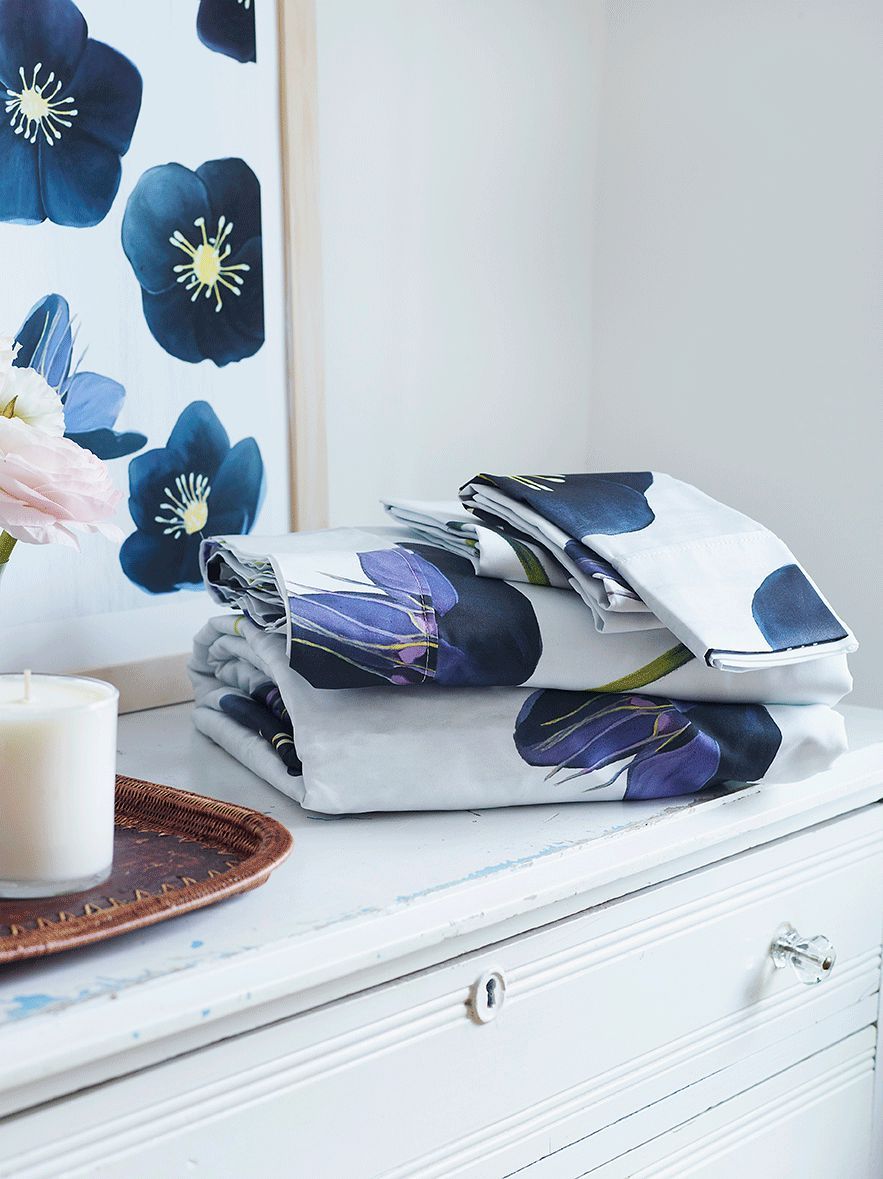 Sheet Set Black Hellebore on Snow