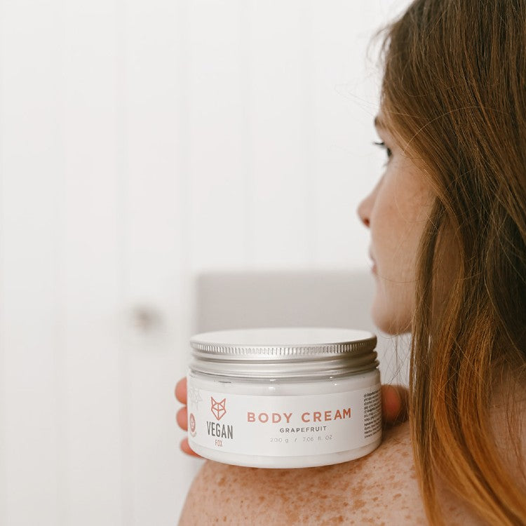 Grapefruit Body Cream – Vegan, Moisturizing & Refreshing by Vegan Fox at www.brixbailey.com