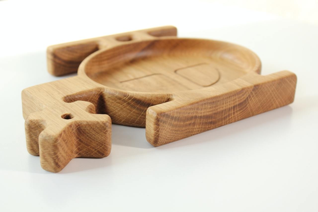 handmade wooden helicopter plate for kids, functional and practical, made of natural oak with smooth polished surface