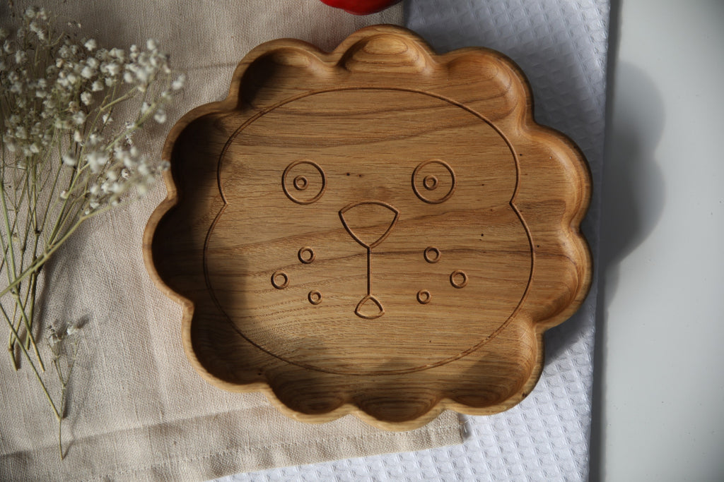 handcrafted wooden lion plate for kids, natural oak with smooth finish, eco-friendly and safe for meals