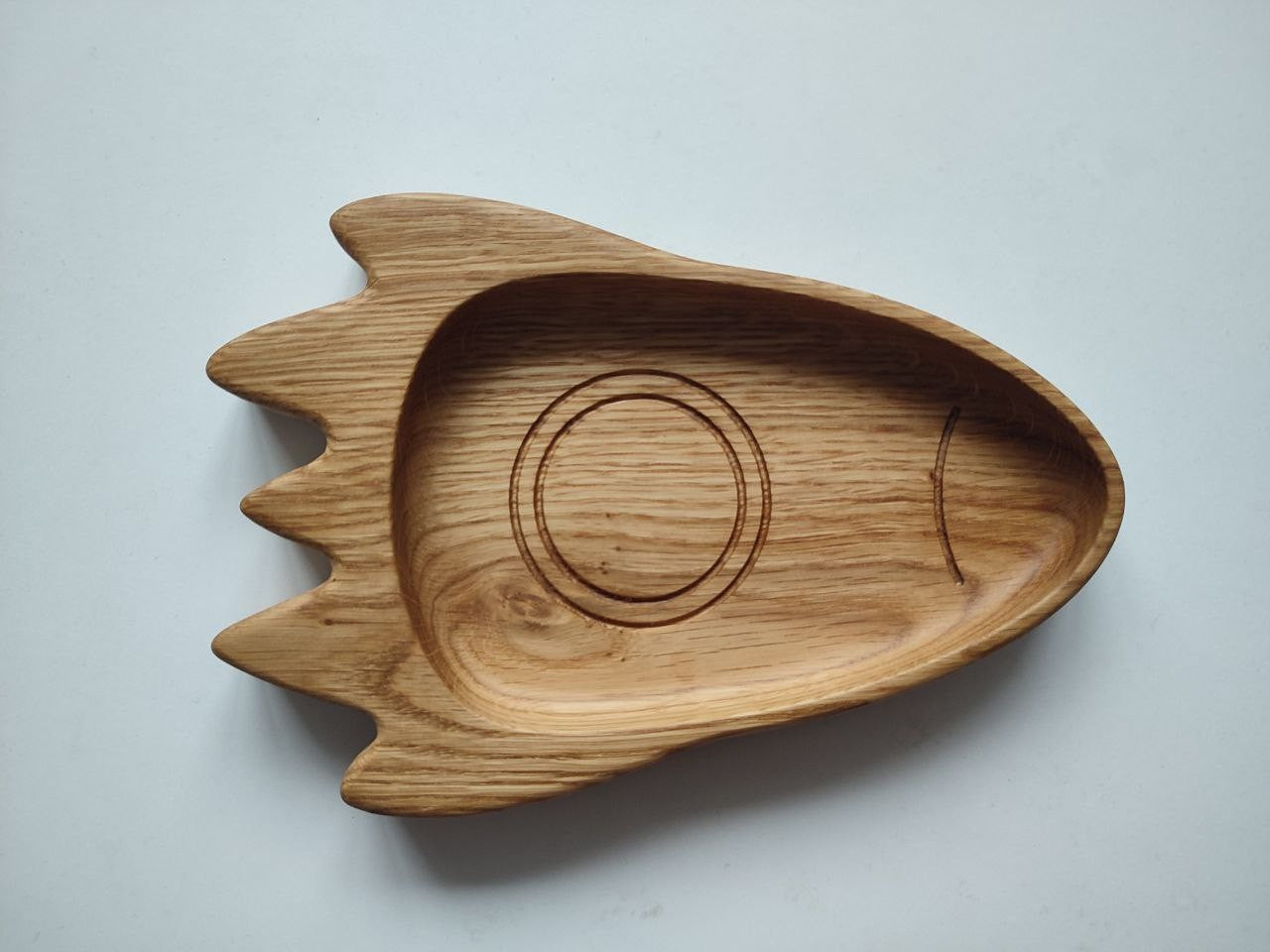 elegant handmade wooden rocket plate for kids, polished oak with smooth finish, gift-ready on neutral backdrop