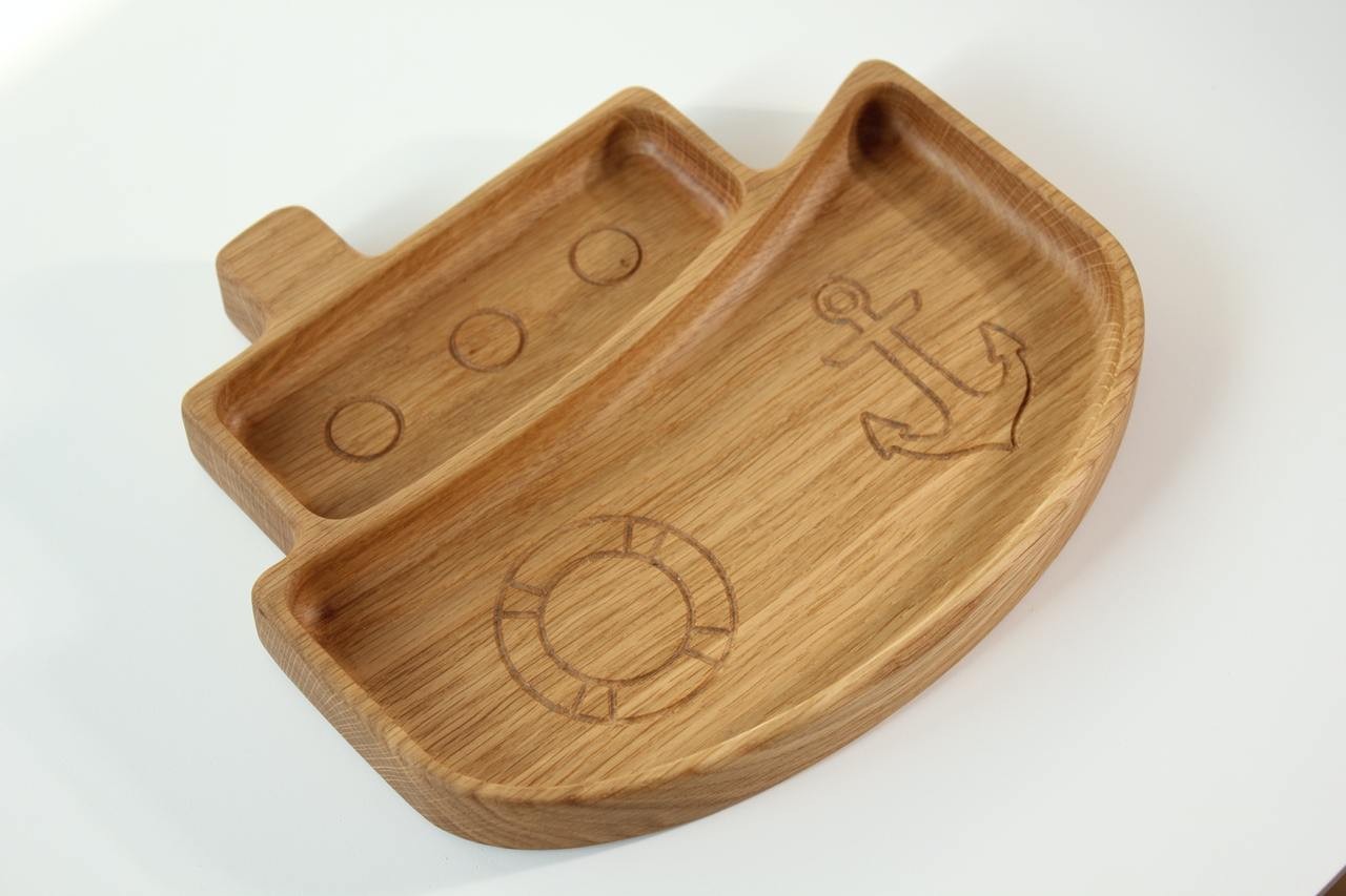 playful wooden kids plate with ship design, hand-polished oak, safe for toddlers, eco-friendly gift