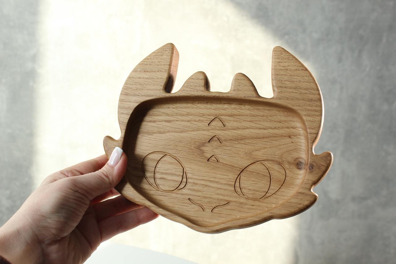 handmade wooden plate for kids - toothless, natural oak with smooth finish, practical for daily meals